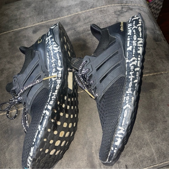 Size 10 - adidas Mohamed Salah x UltraBoost DNA 2.0 Core Black - Picture 2 of 5